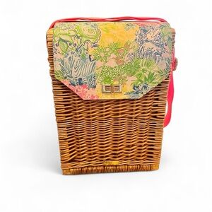 Lilly Pulitzer wine tote. New. Never used. Holds 2 bottles of wine